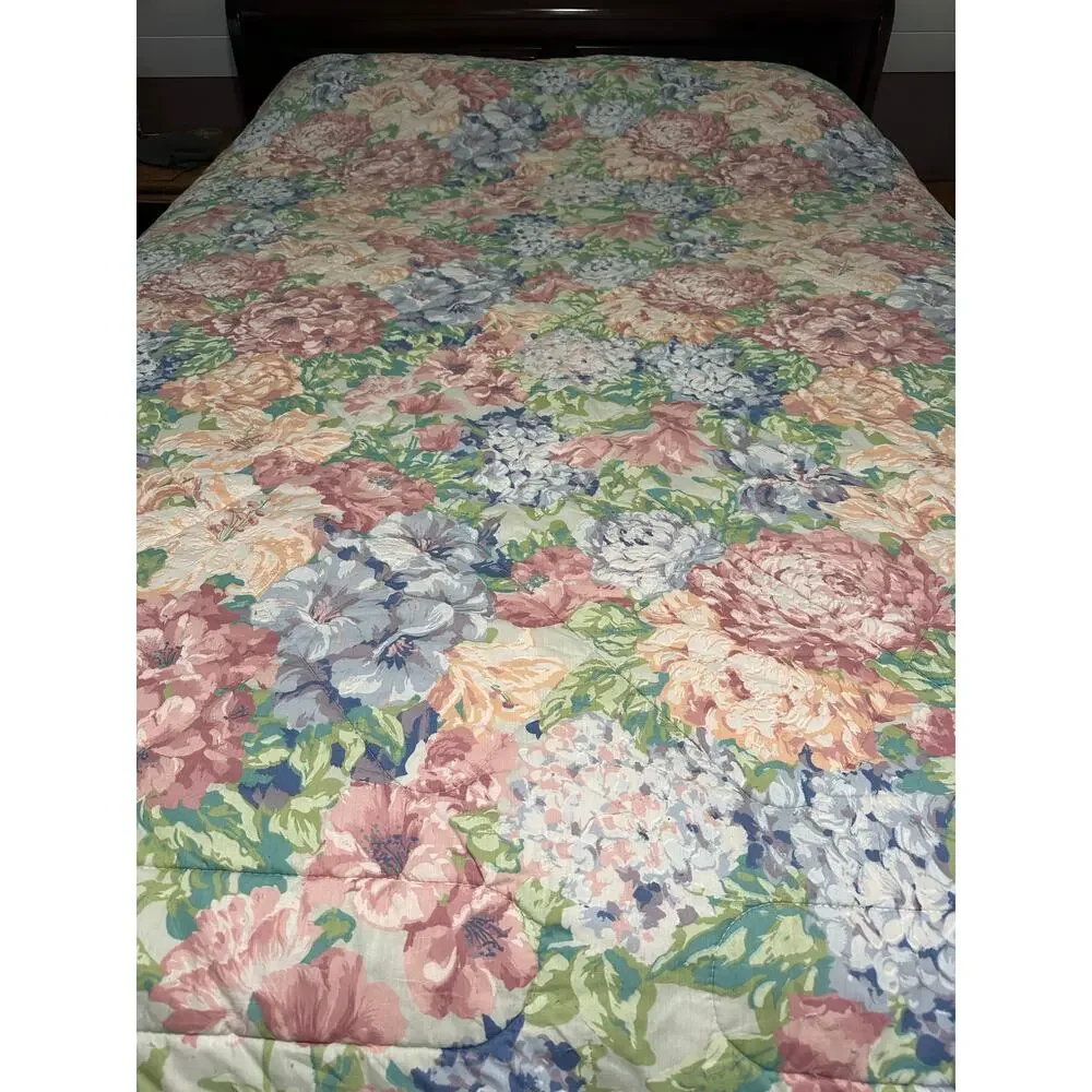 Vintage Croscill Cottagecore Pastel Floral Queen Size Comforter Rose Violet